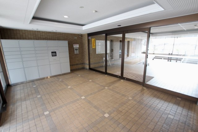 ファミール二日市のエントランス