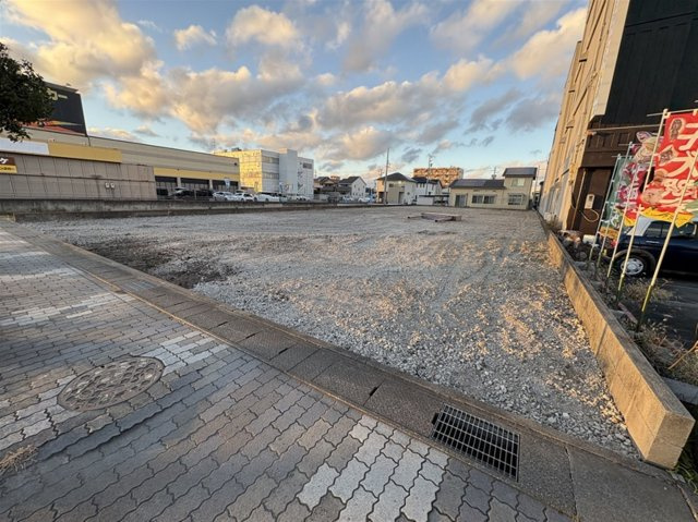 　☆　岐阜市東鶉三丁目　☆の前面道路含む現地写真