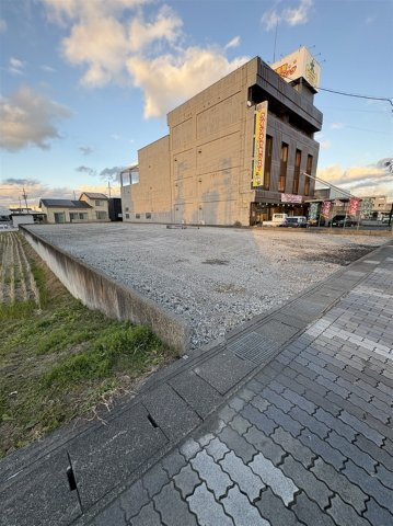 　☆　岐阜市東鶉三丁目　☆の前面道路含む現地写真
