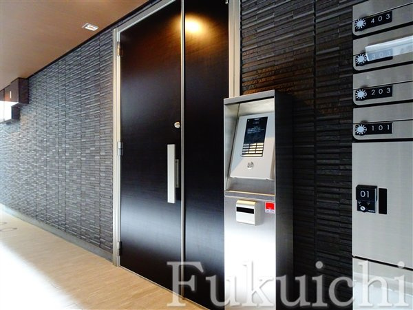 Clarice都立大学のエントランス