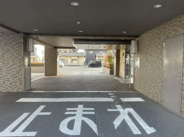 アルファステイツ中庄駅前Ⅲのエントランス|・エントランス東側