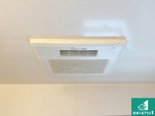淡路市大磯　第2期　新築一戸建ての冷暖房・空調設備|四季を通して快適なバスライフをお手伝いする浴室暖房乾燥機！浴室の乾燥・暖房・涼風・換気はもちろん、２４時間換気にも対応！