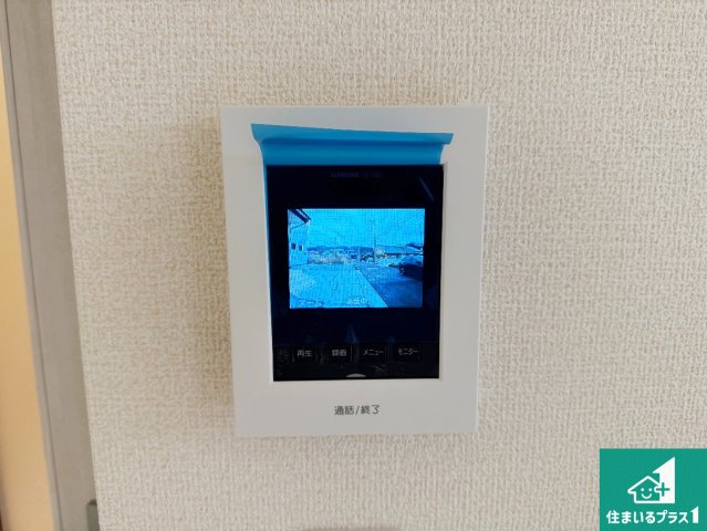 淡路市大磯　第2期　新築一戸建ての防犯設備|カラーモニターインターホン！声だけでなく来訪者の姿や顔がモニターで確認できるので、小さなお子様がいらっしゃるご家庭でも安心できます！