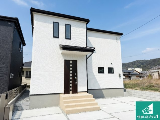 淡路市大磯　第2期　新築一戸建ての外観|安心の10年保証！外観を美しく保ち、雨水で汚れを落とします！気になることがありましたら、お気軽にお問い合わせください！