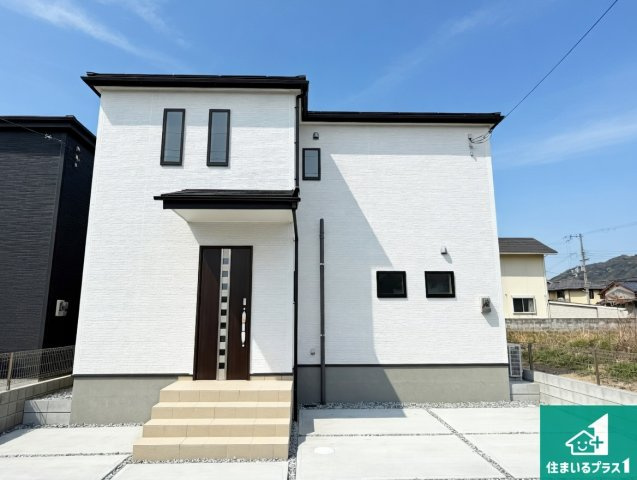 淡路市大磯　第2期　新築一戸建ての外観|安心の10年保証！外観を美しく保ち、雨水で汚れを落とします！気になることがありましたら、お気軽にお問い合わせください！