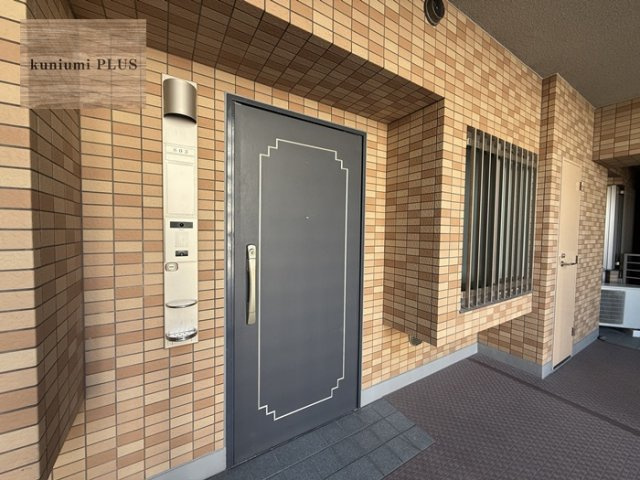 アルス関目の玄関