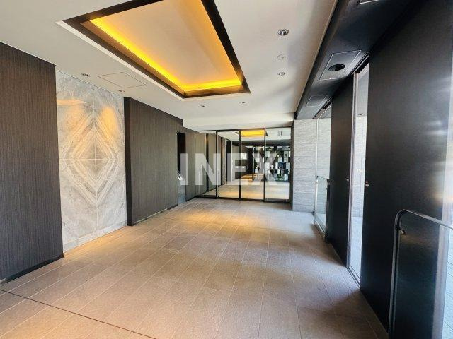 横浜市中区富士見町の賃貸マンションのエントランス