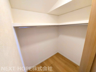 【収納】 | 宝塚市中山桜台５丁目中古戸建 | 納戸のウォークインクローゼットです♪ファミリークローゼットとして大変重宝します！！