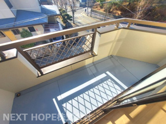 【バルコニー】 | 宝塚市中山桜台５丁目中古戸建 | 南向きバルコニーで陽当たり良好です！！