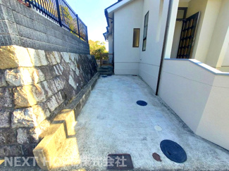 【駐車場】 | 宝塚市中山桜台５丁目中古戸建 | 駐車スペースです♪ハイルーフ車も駐車可能です！！