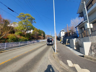 【前面道路含む現地写真】 | 宝塚市中山桜台５丁目中古戸建 | 前面道路と現地です♪たいへん開放的です！
