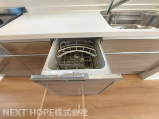 【キッチン】 | 宝塚市中山桜台５丁目中古戸建 | キッチンは食器洗い乾燥機付きです♪食後の後片付けはお任せです！！