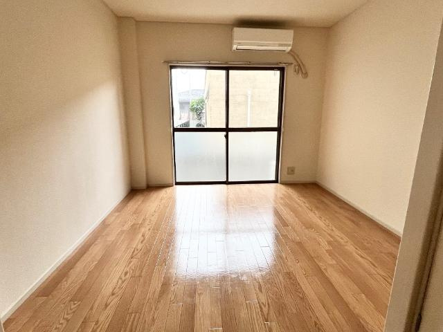 エルタウン中畑（Ｌ　ＴＯＷＮ中畑）の居間・リビング|洋室