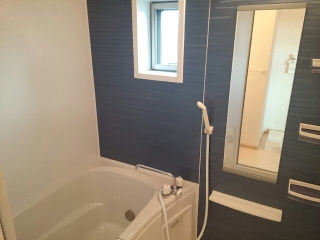 ポエム・ひまわりの浴室