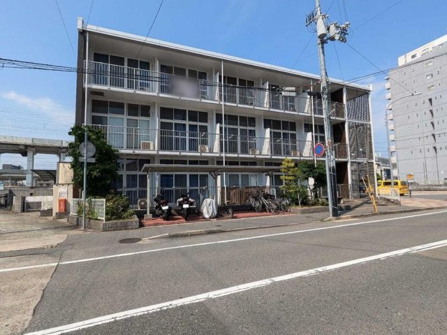 レオパレスレヴェルベールⅠの外観