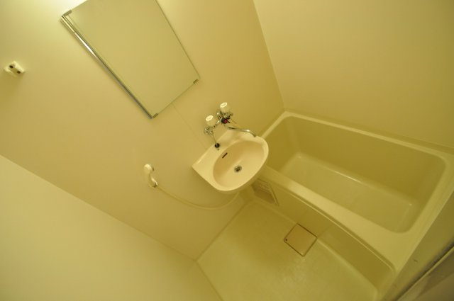 レオパレスレヴェルベールⅡの浴室