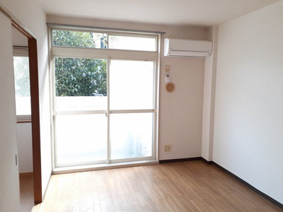 【内装】 | グリーンハイツカワムラ | 明るい色調の室内です