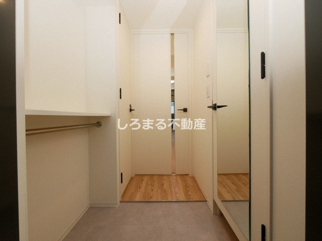 クロスレジデンス阿波座の玄関