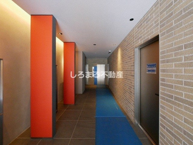 クロスレジデンス阿波座のロビー