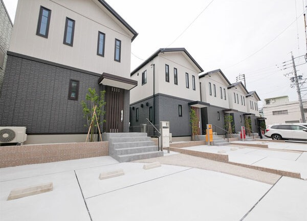 ヒルズ西山Ｃの駐車場