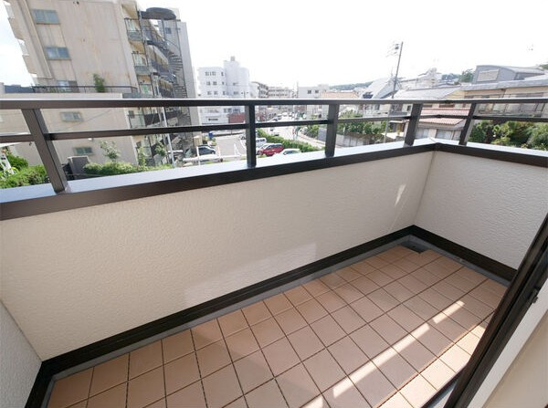 ヒルズ西山Ｃのバルコニー