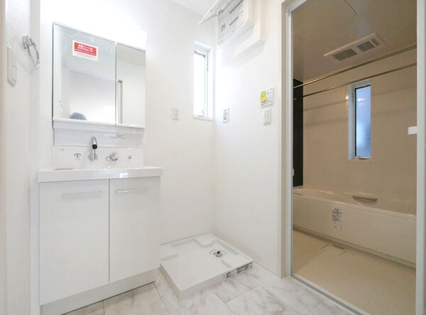 ヒルズ西山Ｃの洗面所