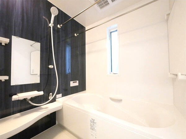 ヒルズ西山Ｃの浴室