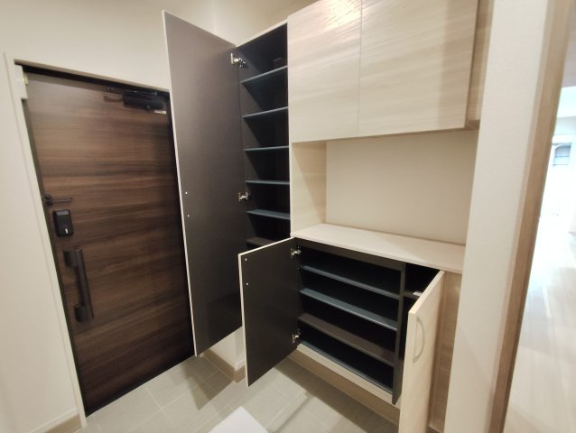 セレスティア新小岩の玄関