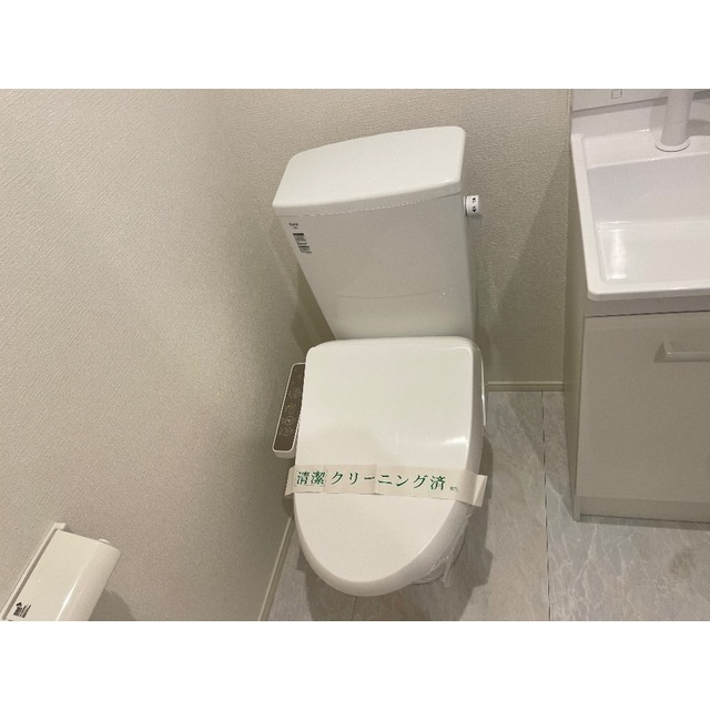 コンパクトで使いやすいトイレです