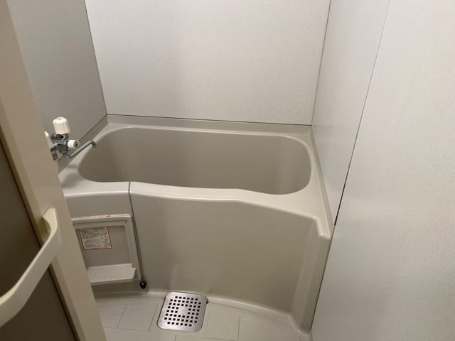 メゾンシクラメンの浴室