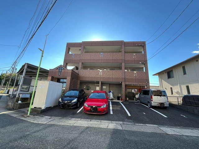 メゾンシクラメンの駐車場