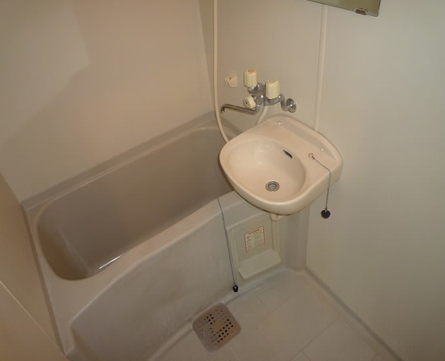 ウィング立花の浴室