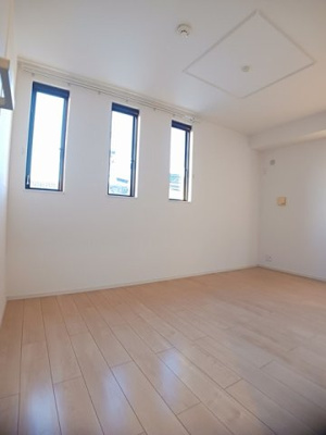 【内装】 | フォルトゥーナⅥ | 明るい色調の室内です