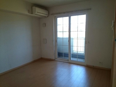 【居間・リビング】 | シャンペトル | 居間です