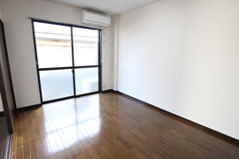 ゆったりした洋室です