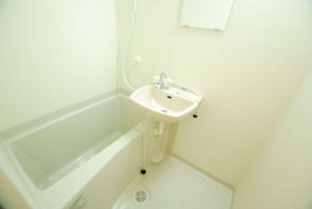 コンパクトで使いやすいお風呂です