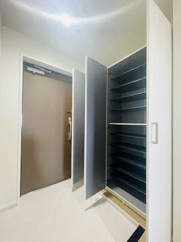 【玄関】 | モントーレ福間シティ