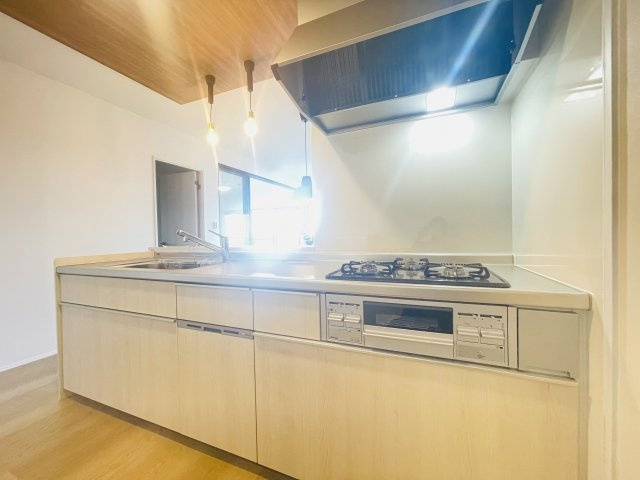 【キッチン】 | モントーレ福間シティ | 新品のキッチンでリビングを眺めながら料理できます！