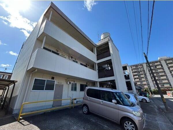 西川ハイツの外観