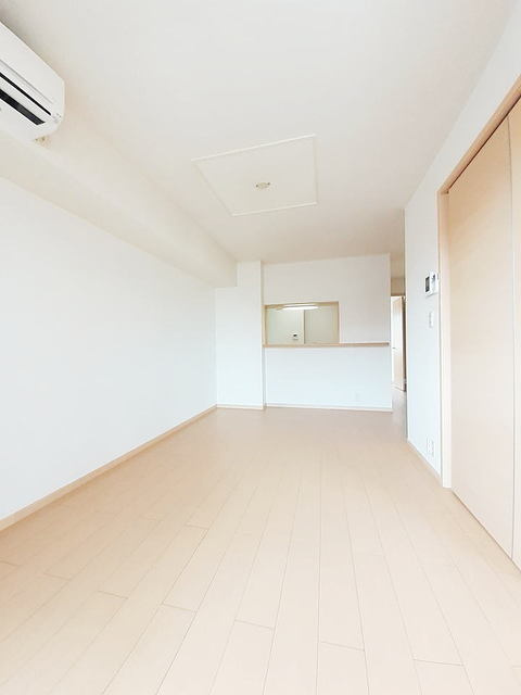 熊本市南区野口４丁目のアパートの居間・リビング