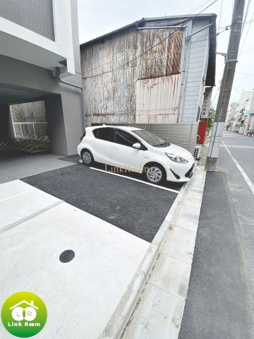 Roots KIKUKAWAの駐車場