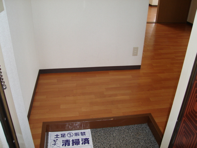 ライフシティサカイの玄関