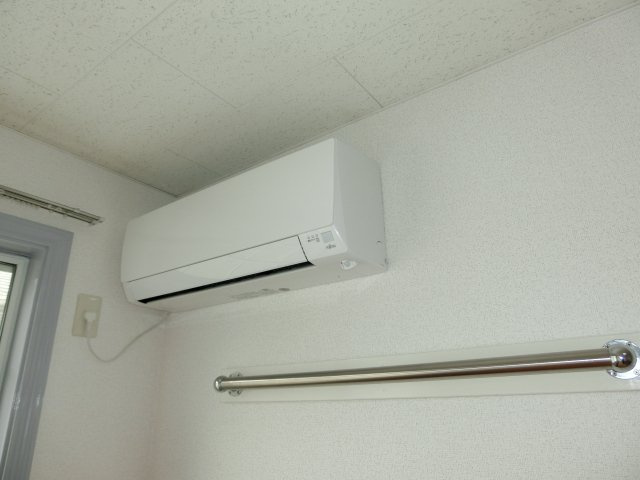 【設備】 | エントピアウチダ | 快適な生活に欠かせないエアコン。 （※参考写真）