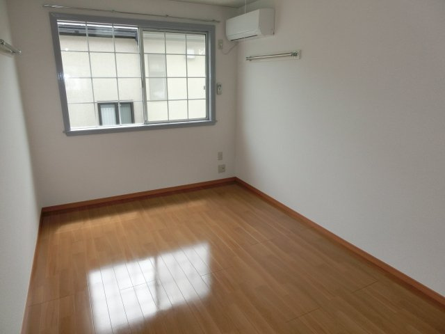 【寝室】 | エントピアウチダ | 南向きの明るい寝室スペース。 （※参考写真）