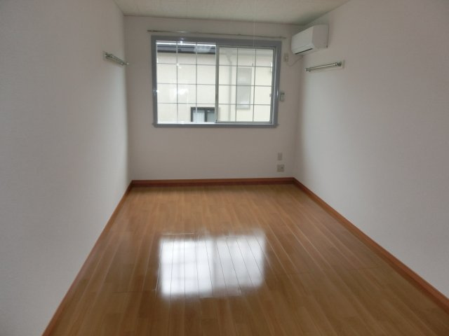 【居間・リビング】 | エントピアウチダ | 南向きの明るい居室スペース。 （※参考写真）