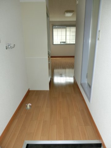 【玄関】 | エントピアウチダ | 玄関入るとこんな感じ。 （※参考写真）