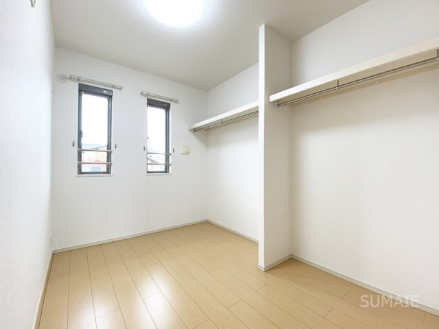 シュシュ　シャンブルの寝室|オープンクローゼット付きの洋室です！