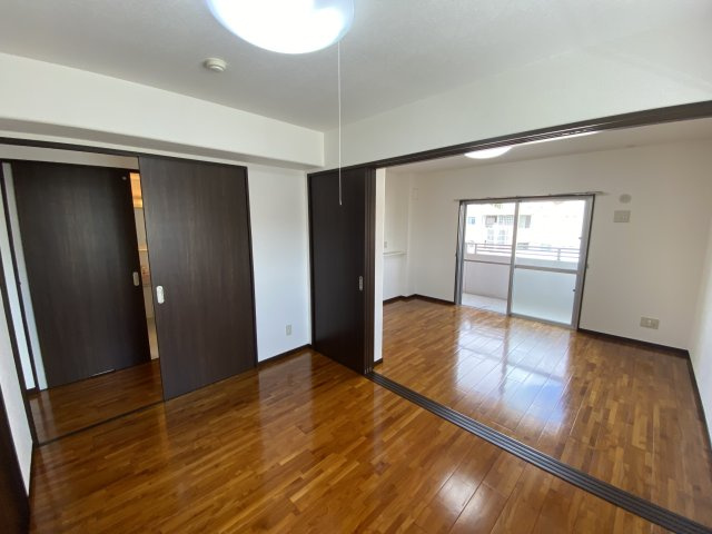 ハッピーファミリーの居間・リビング