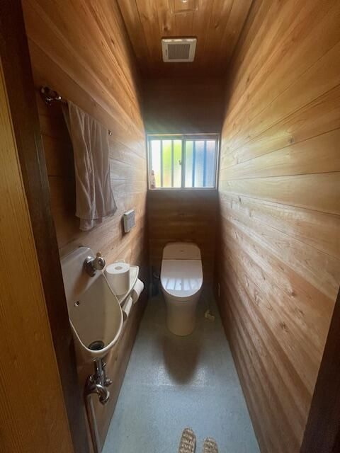 東久留米市浅間町３丁目の中古一戸建のトイレ