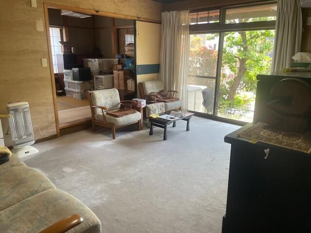 東久留米市浅間町３丁目の中古一戸建の居間・リビング